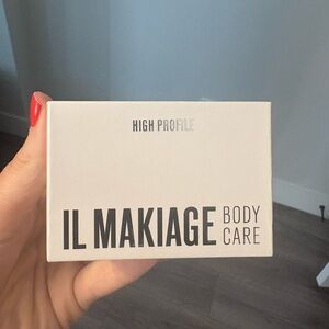 IL MAKIAGE High Profile Anti-Aging Neck Cream